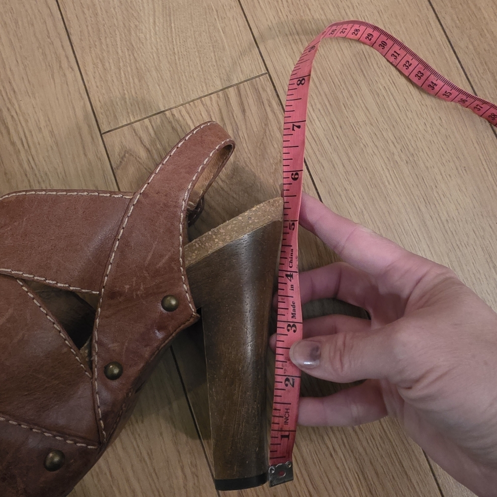 Frye Darcy Heeled Sandals- 7.5 - Picture 10 of 10
